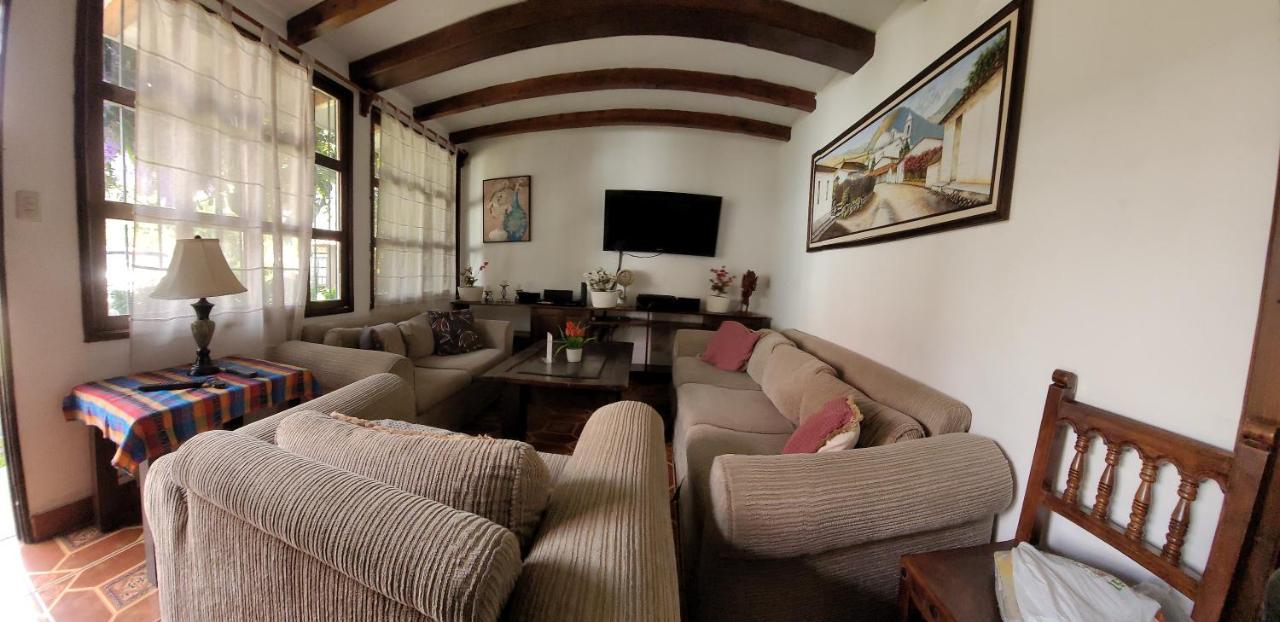 Villas Santa Ana-Ricardo Antigua Εξωτερικό φωτογραφία