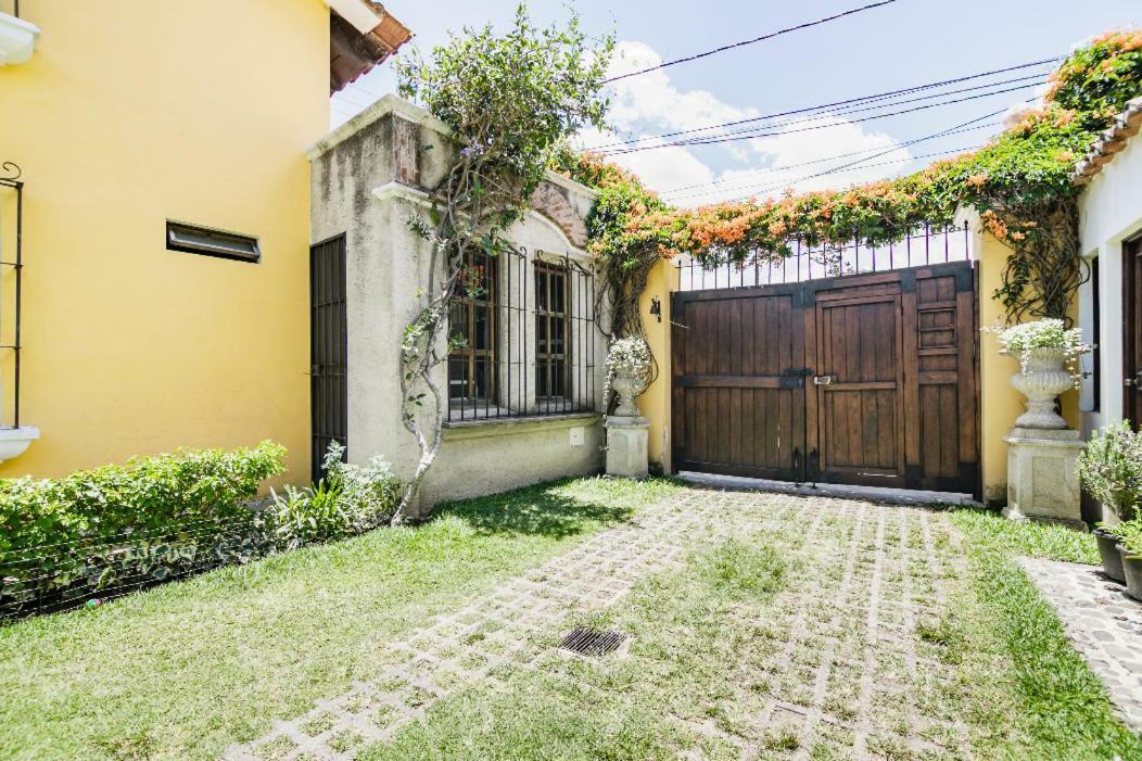 Villas Santa Ana-Ricardo Antigua Εξωτερικό φωτογραφία